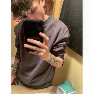 Meet your Posher, Troy